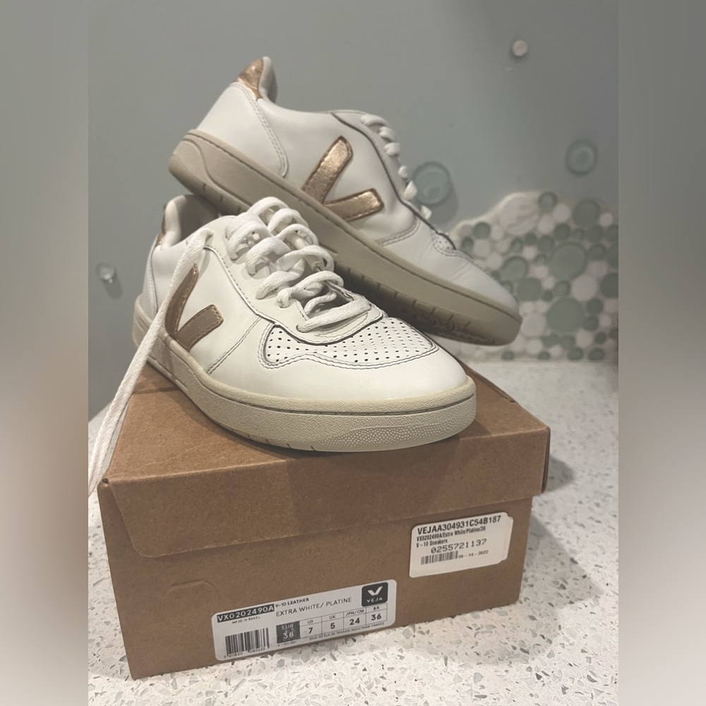 Womens VEJA V-10 white/gold “palatine” sneaked size EUR 38